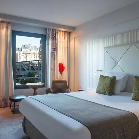 Le Parisis - Tour Eiffel 4* Parigi