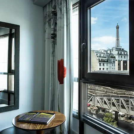 Le Parisis - Tour Eiffel 4* Paris