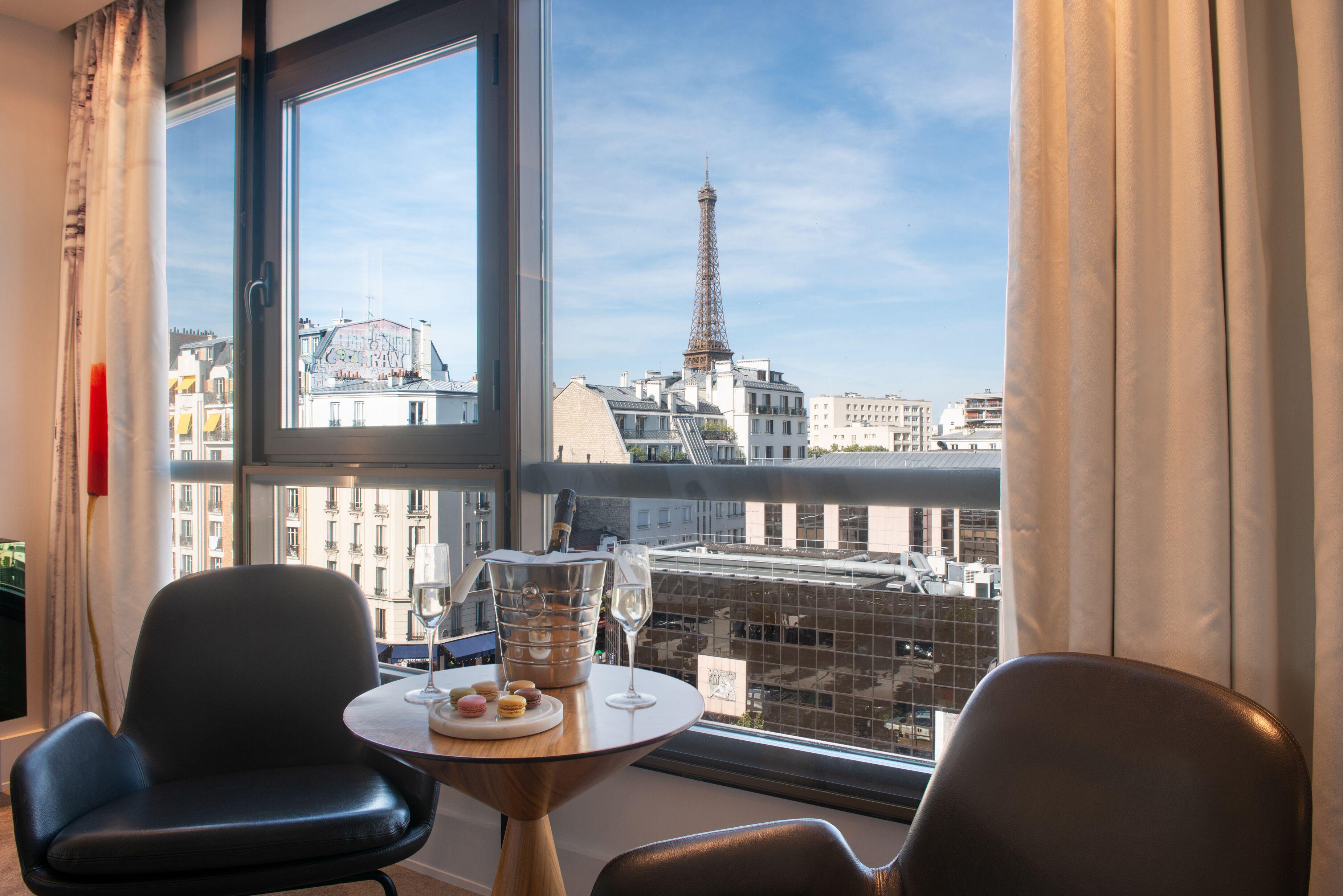 Hotel Le Parisis - Tour Eiffel 4*